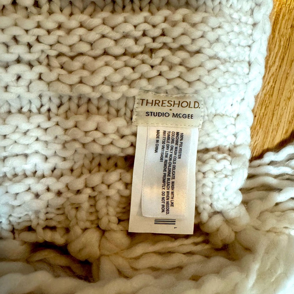 Chunky Cream Colored Raised Stripe Knitted Throw with Tassels - Picture 9 of 10